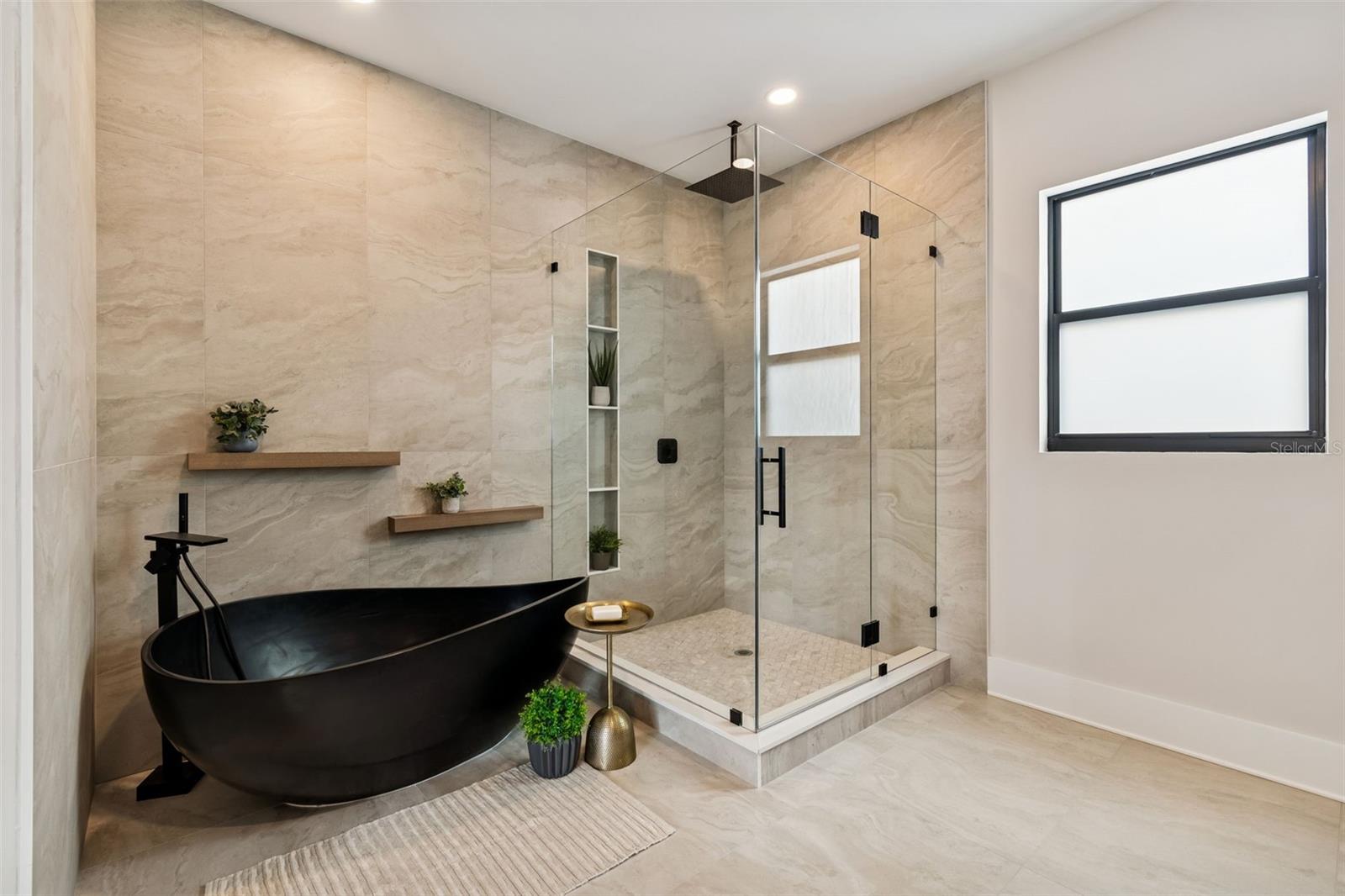 SUBURB ROYAL - Residential