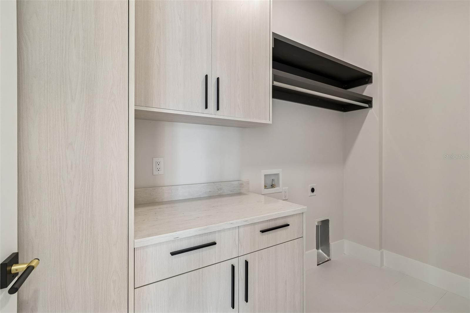 SUBURB ROYAL - Residential