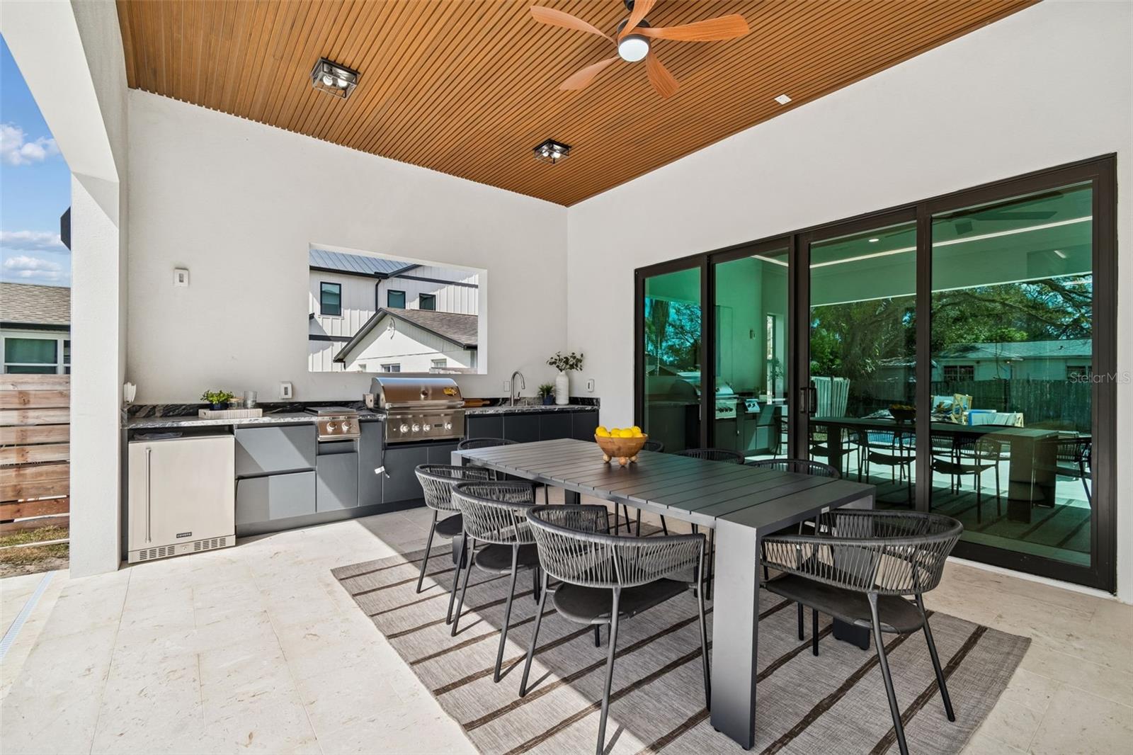 SUBURB ROYAL - Residential