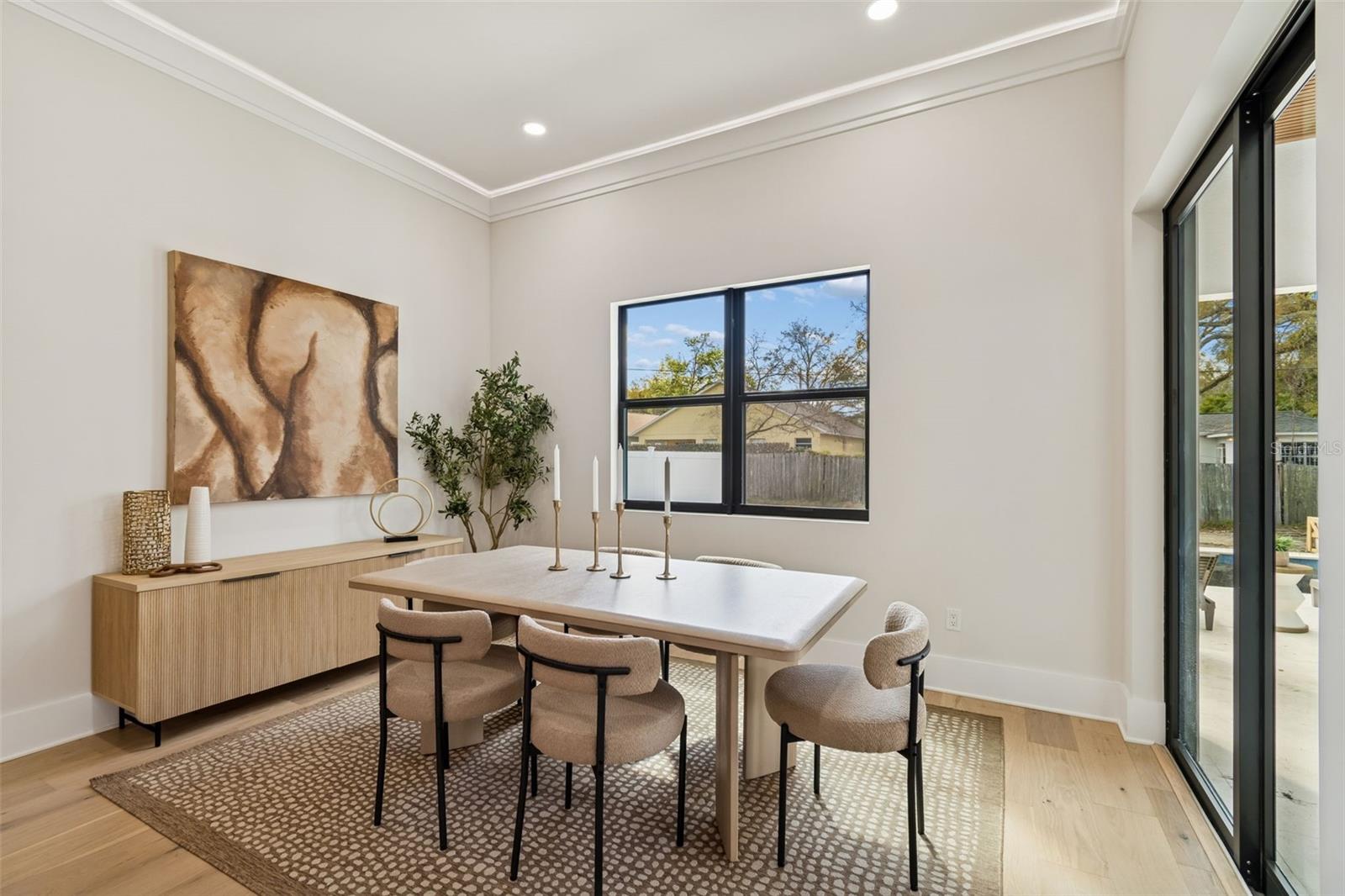 SUBURB ROYAL - Residential