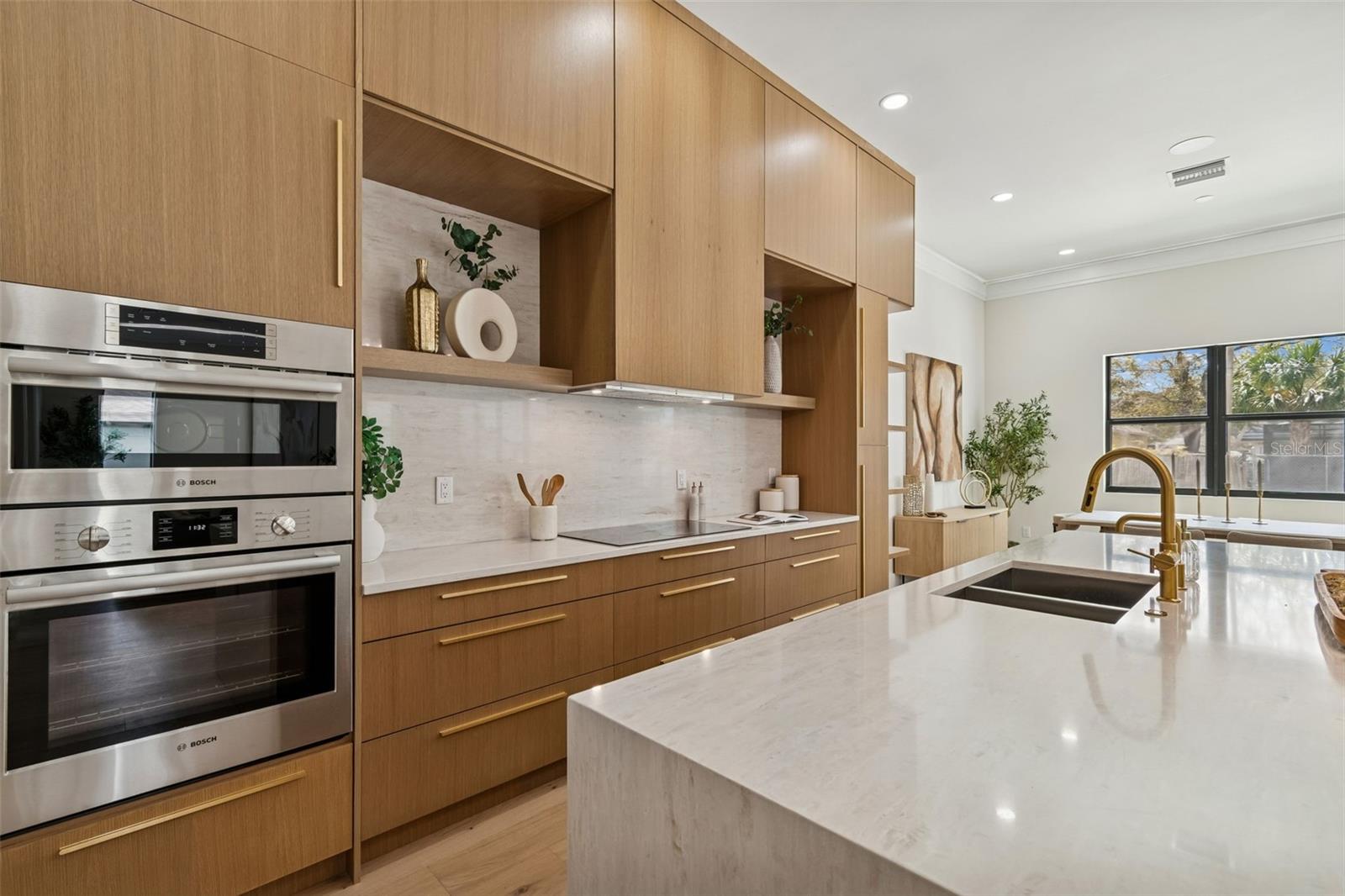 SUBURB ROYAL - Residential