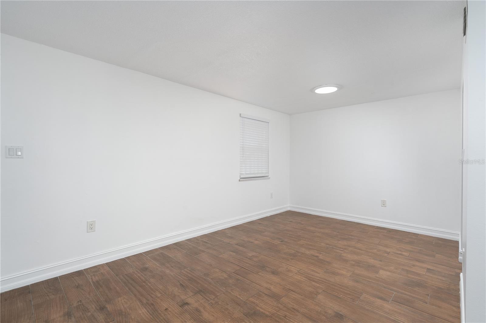 ORANGEWOOD PH 02 BLDG 02 - Residential Lease