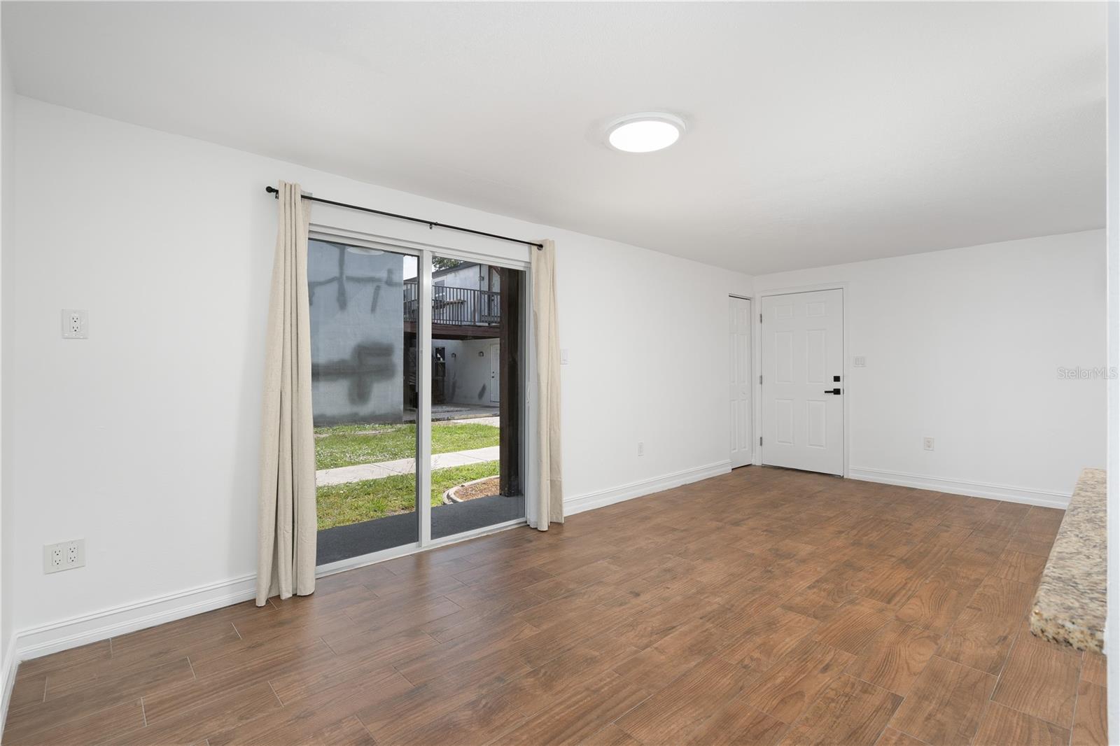 ORANGEWOOD PH 02 BLDG 02 - Residential Lease