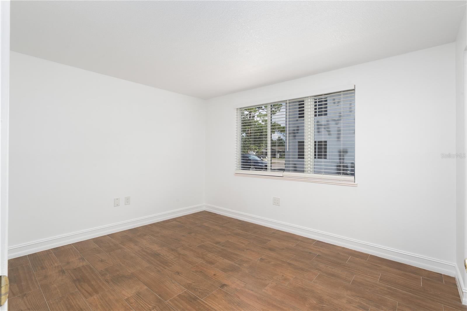 ORANGEWOOD PH 02 BLDG 02 - Residential Lease