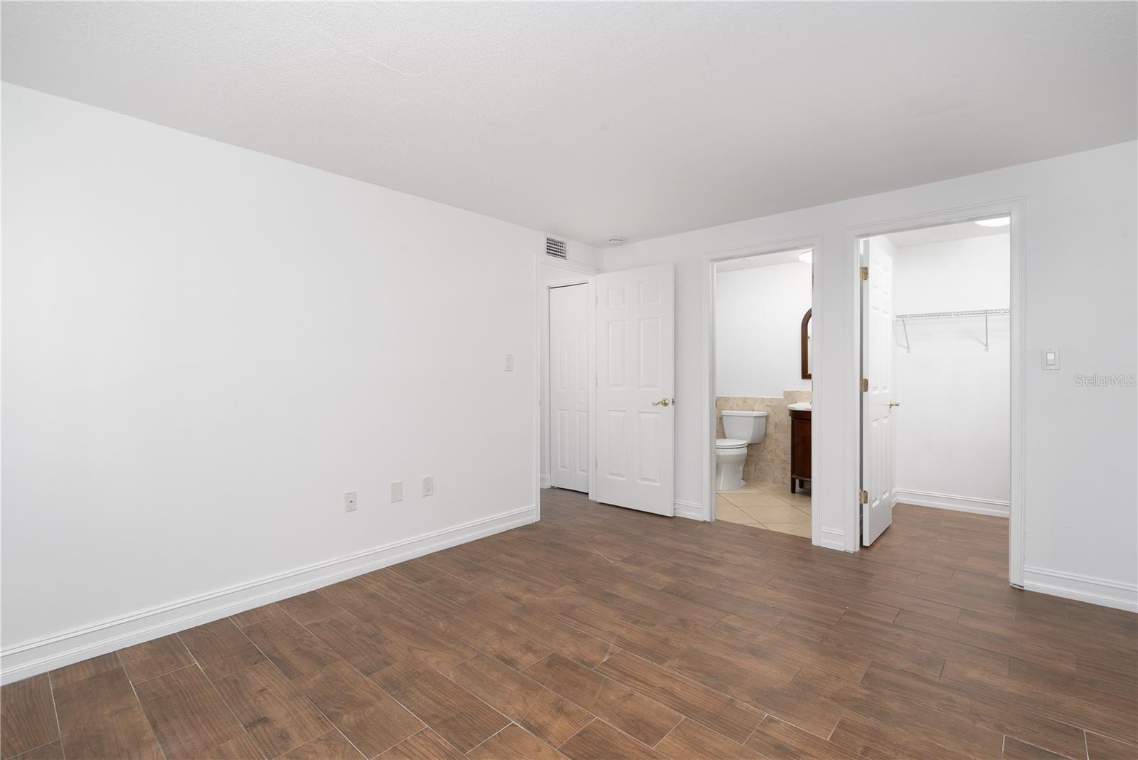 ORANGEWOOD PH 02 BLDG 02 - Residential Lease