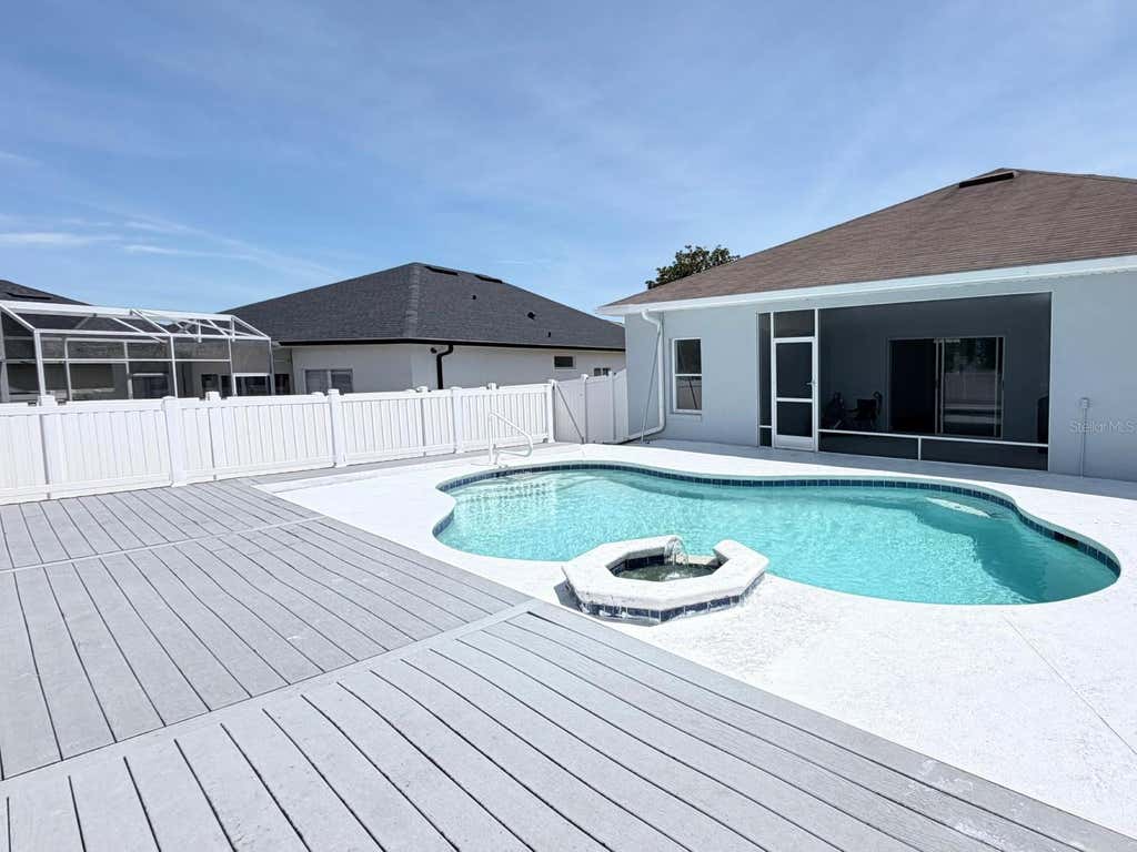 Photo of 906 Berwick Drive, Davenport, FL 33897 (MLS # S5151694)