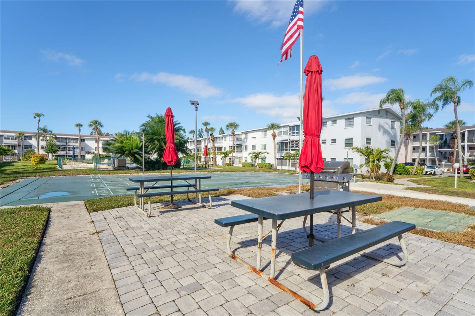 THE THIRD BAYSHORE - Residential