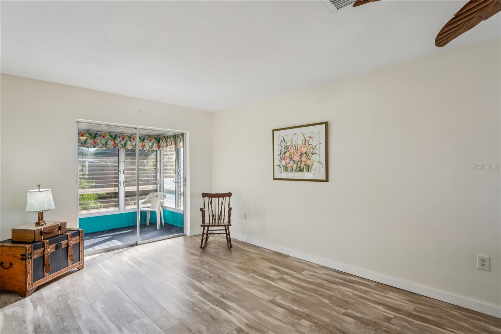 THE THIRD BAYSHORE - Residential