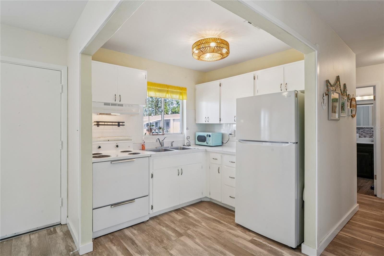 THE THIRD BAYSHORE - Residential