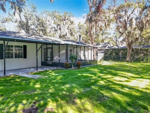 A home in HOWEY IN THE HILLS