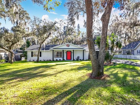 A home in HOWEY IN THE HILLS