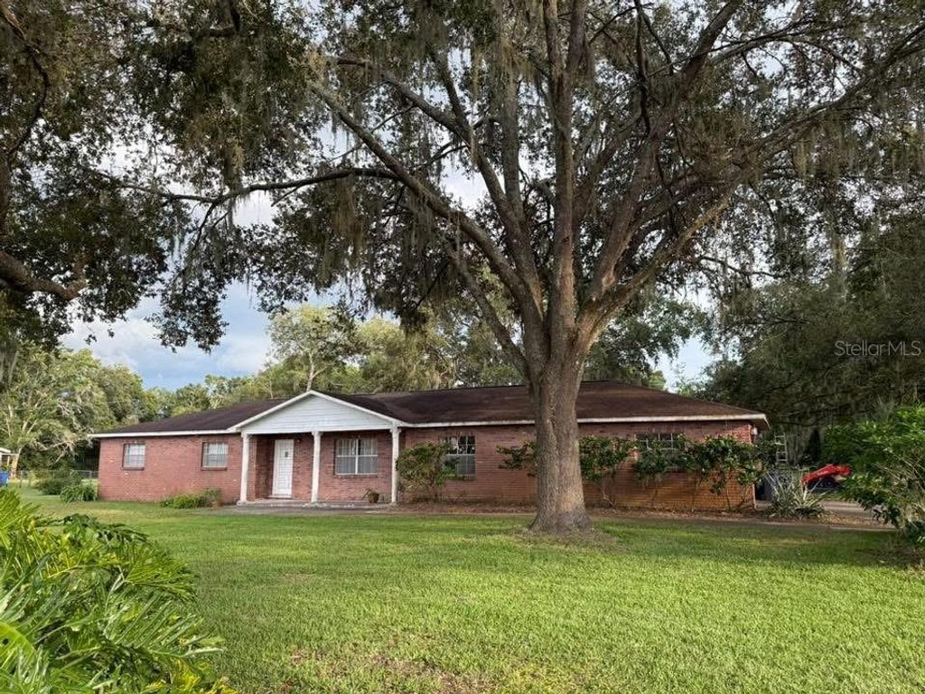 Photo of 1515 Green Meadow Drive, Lutz, FL 33549 (MLS # J991427)