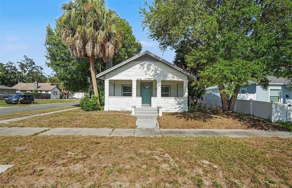 Photo of 1900 46th St S, St Petersburg, FL 33711 (MLS # TB8536904)