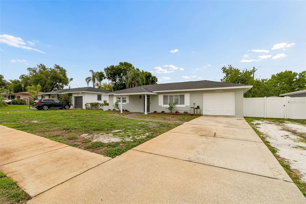 Photo of 11490 59th Terrace, Seminole, FL 33772 (MLS # TB8516843)