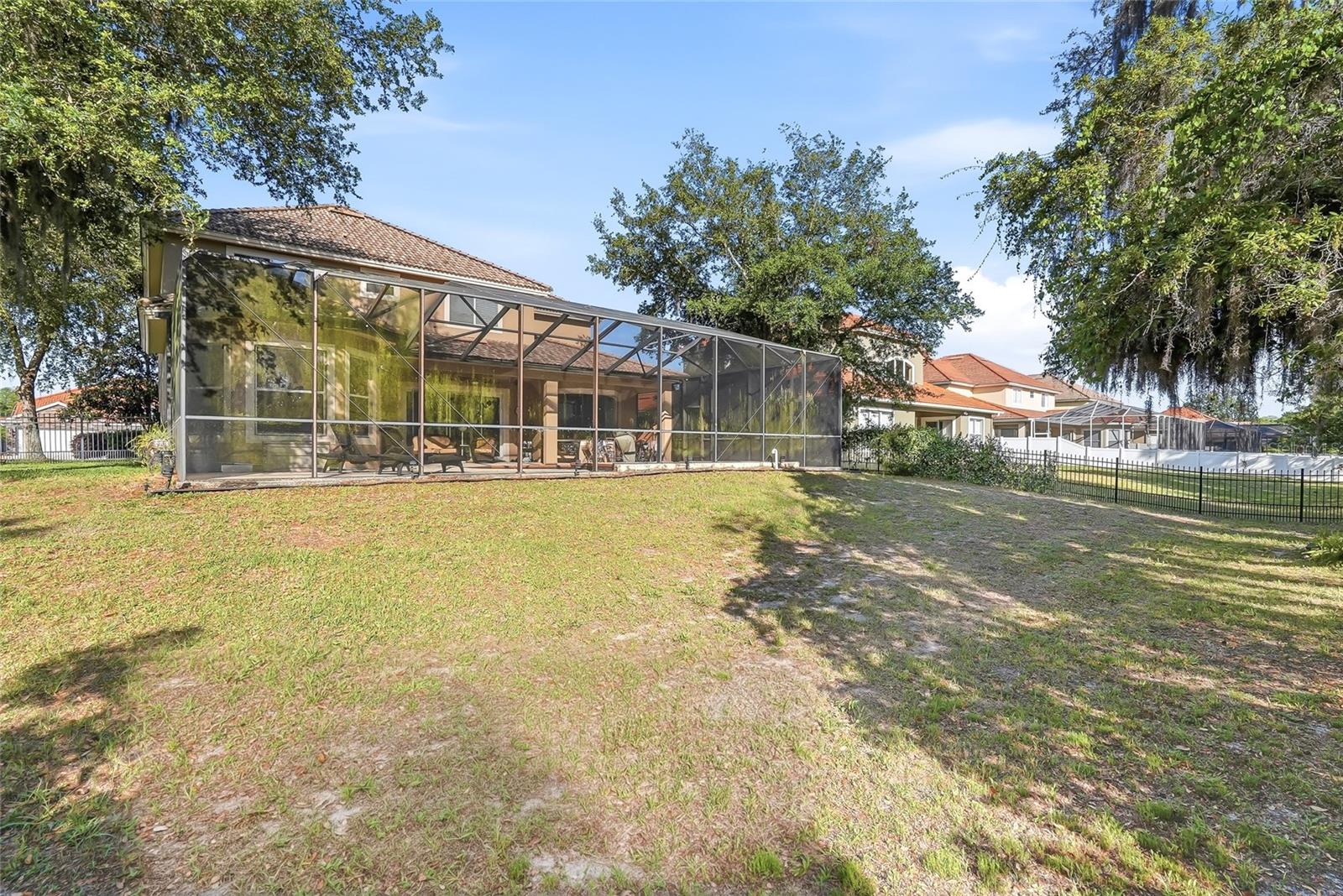 WATERS EDGE 04 - Residential