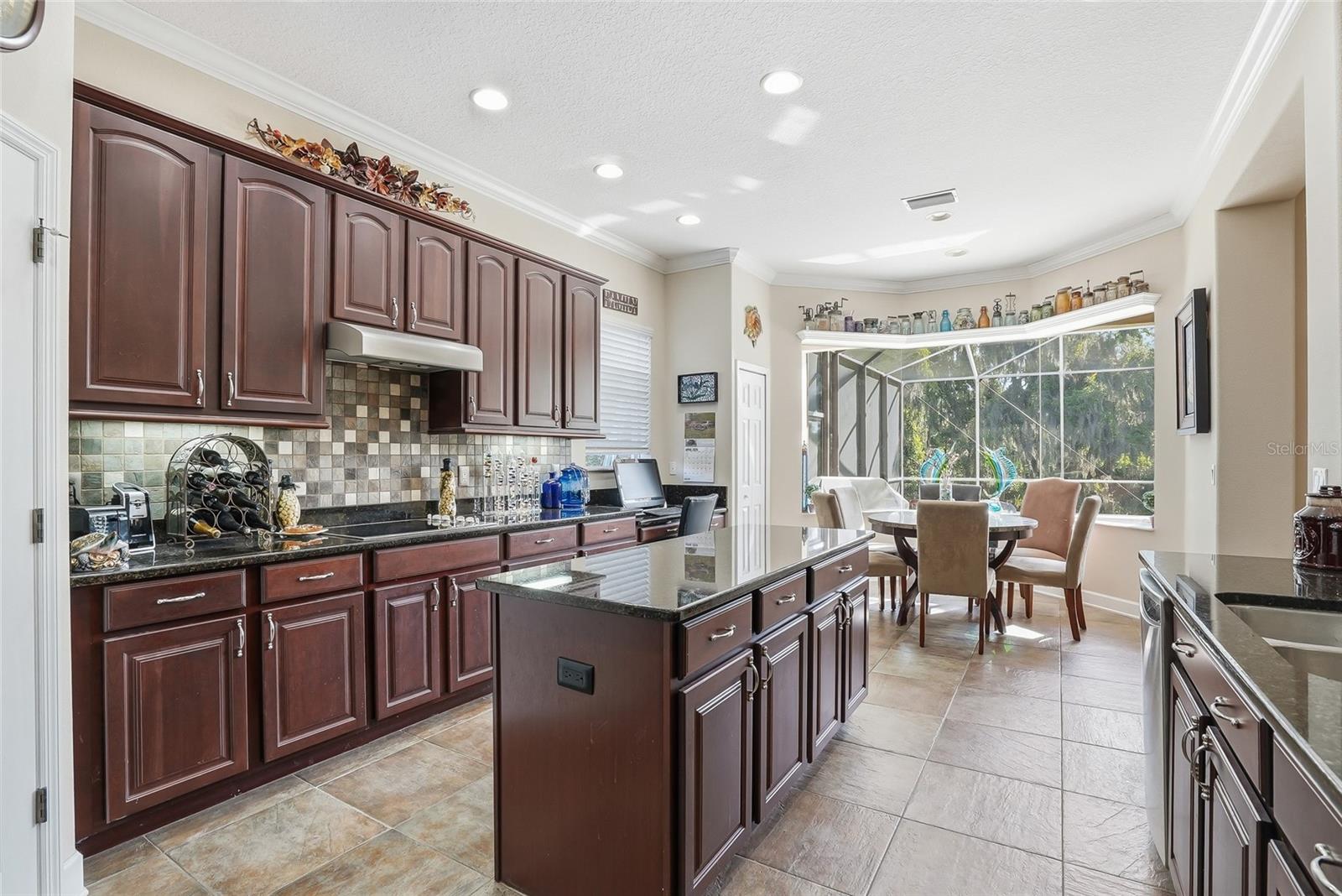 WATERS EDGE 04 - Residential