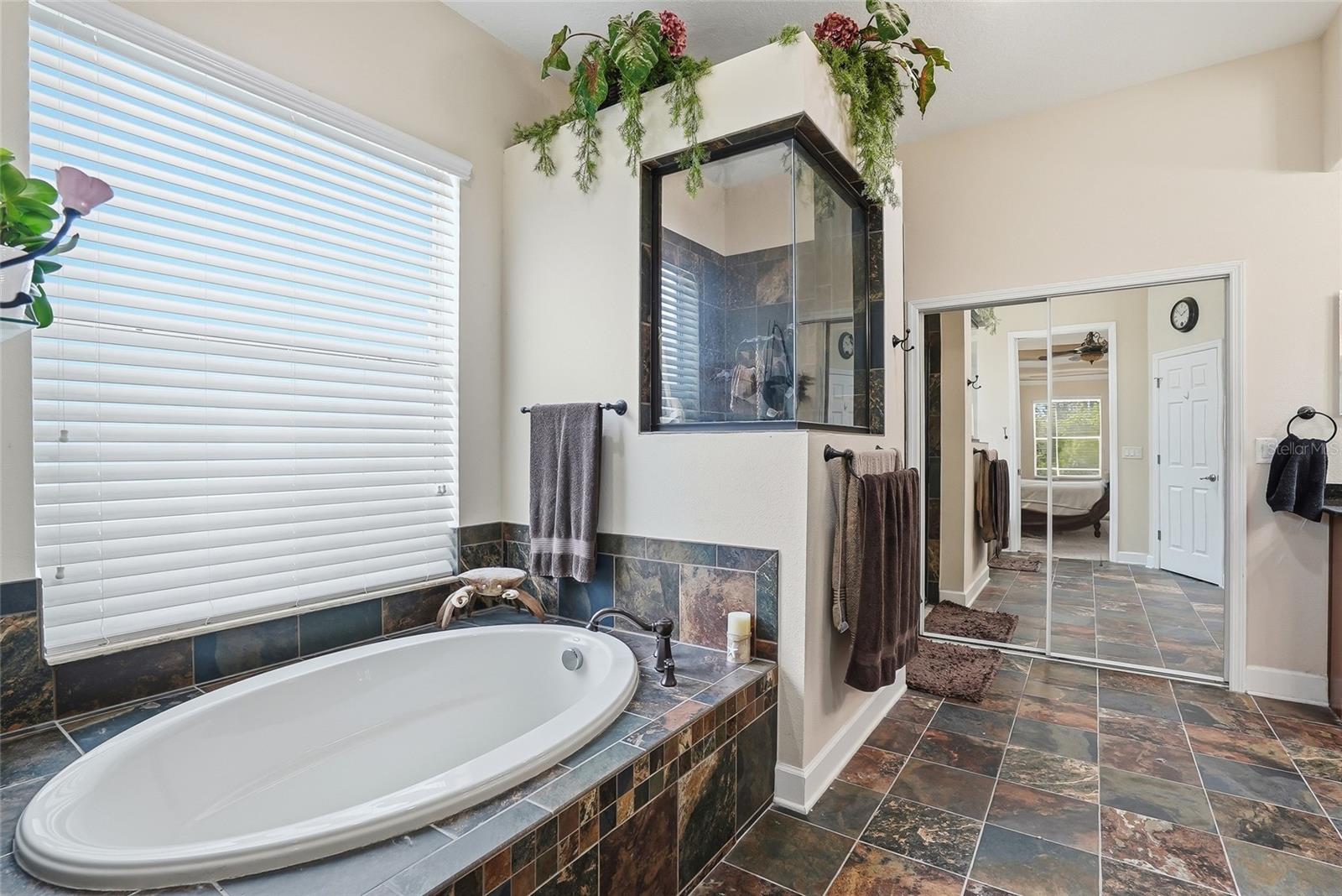 WATERS EDGE 04 - Residential