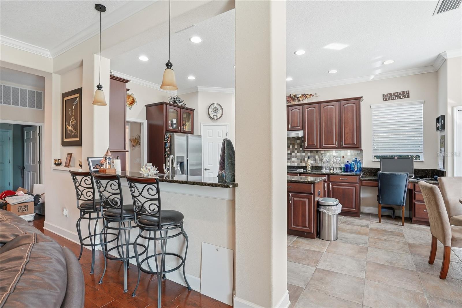 WATERS EDGE 04 - Residential