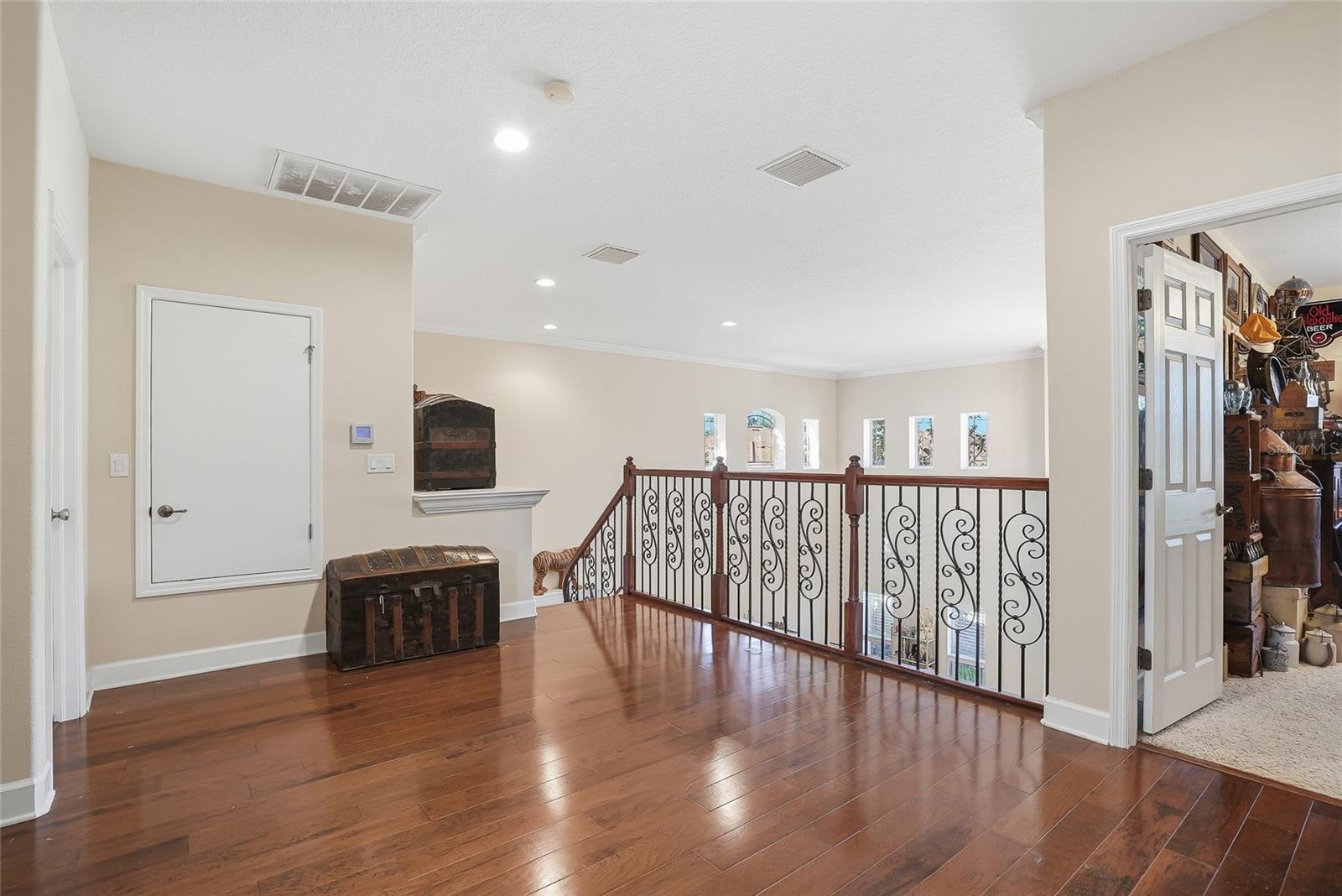 WATERS EDGE 04 - Residential