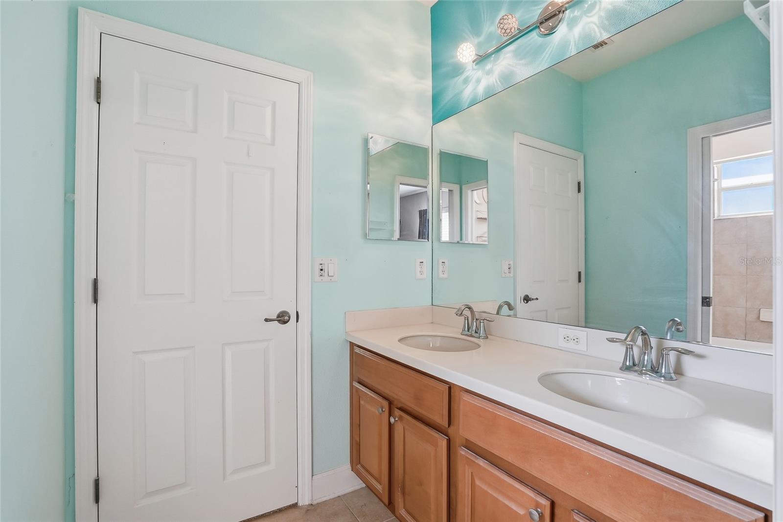 WATERS EDGE 04 - Residential