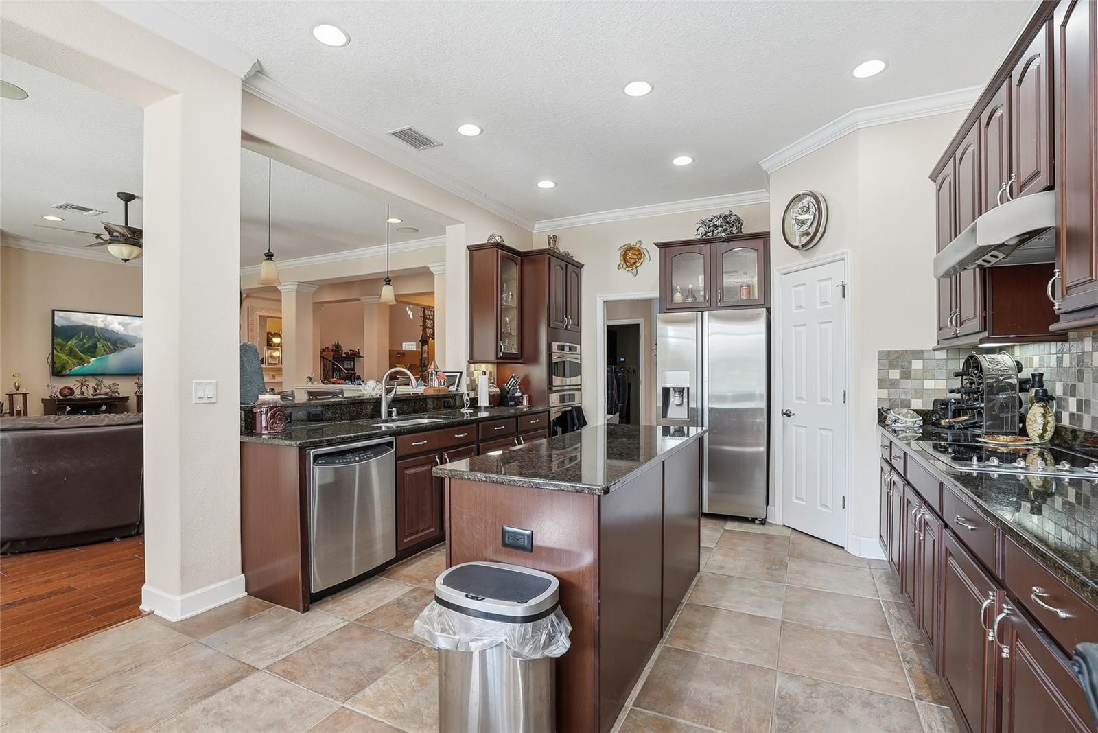 WATERS EDGE 04 - Residential