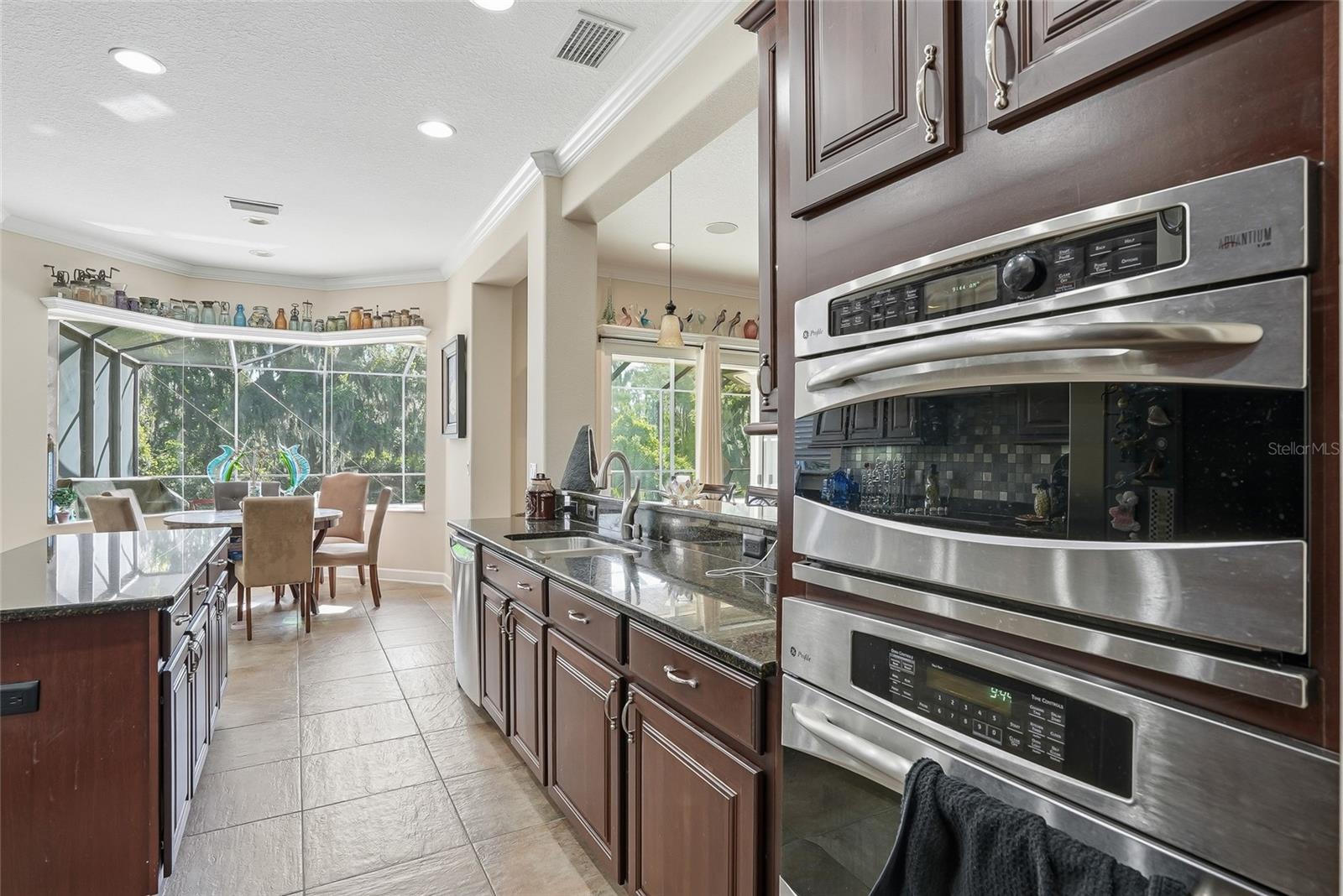 WATERS EDGE 04 - Residential