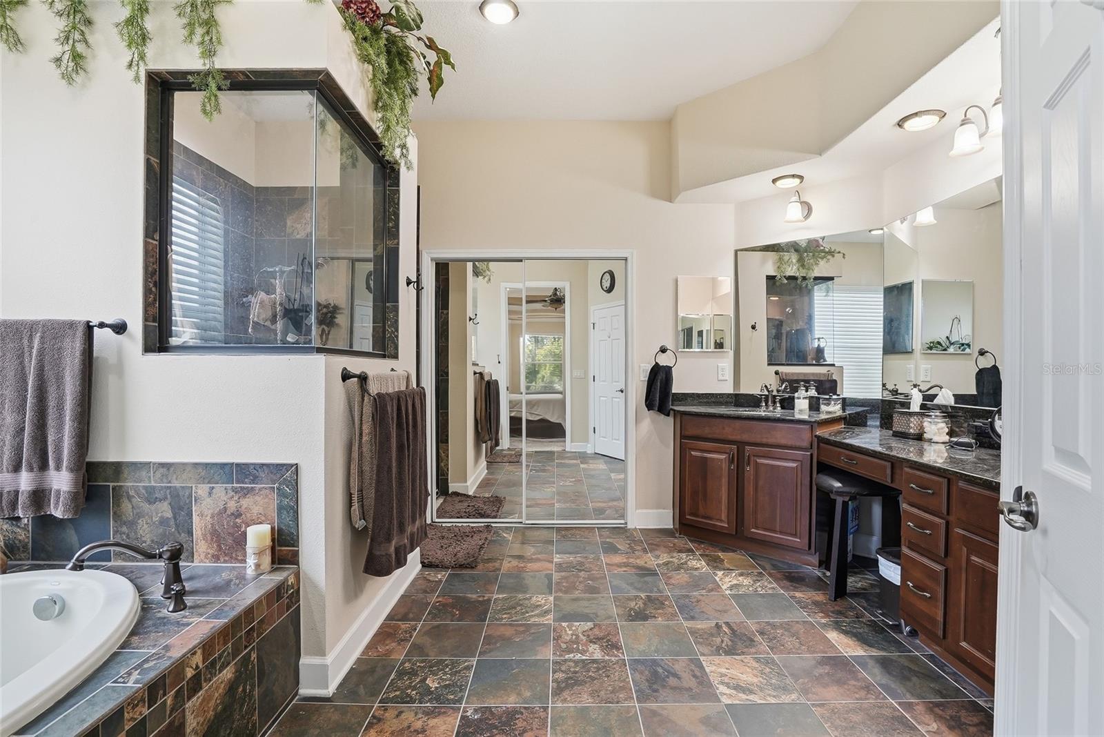 WATERS EDGE 04 - Residential