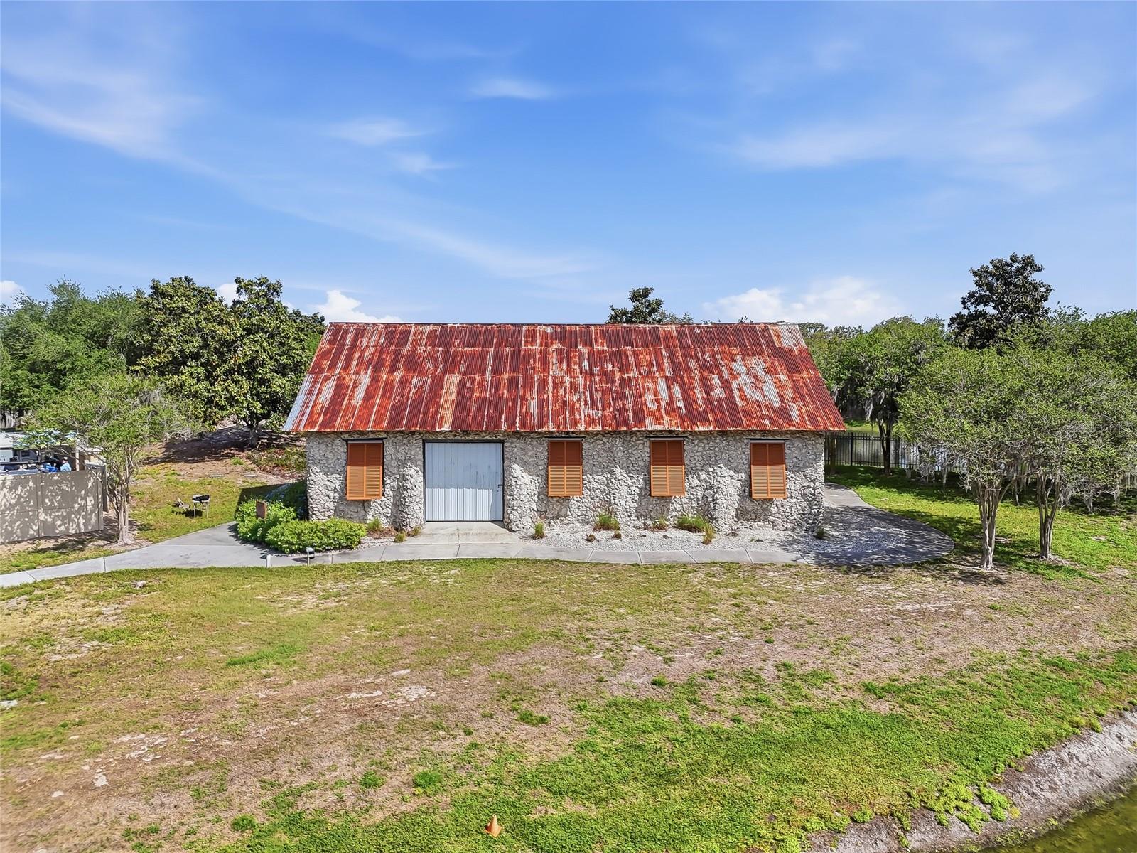 WATERS EDGE 04 - Residential