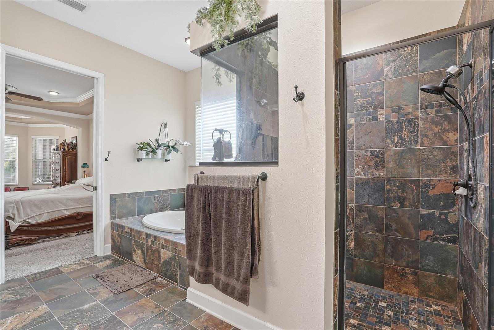 WATERS EDGE 04 - Residential