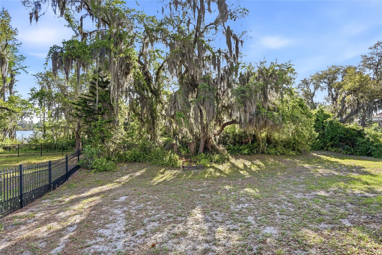 WATERS EDGE 04 - Residential