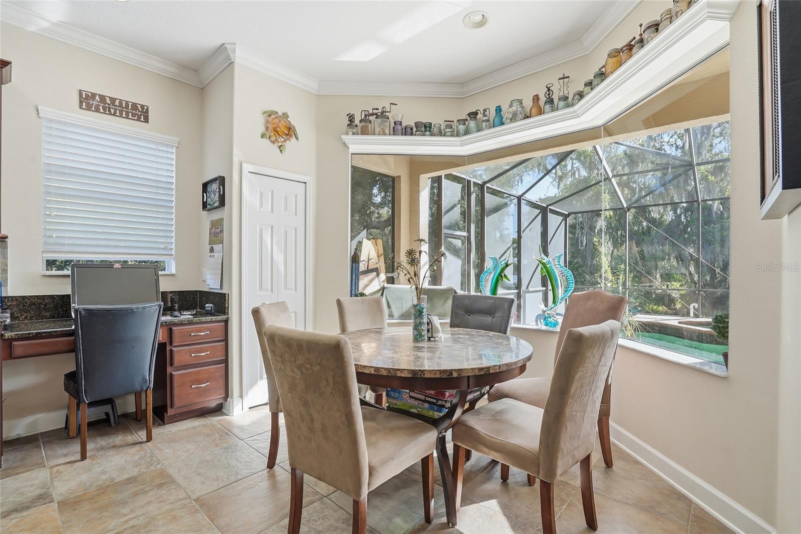 WATERS EDGE 04 - Residential