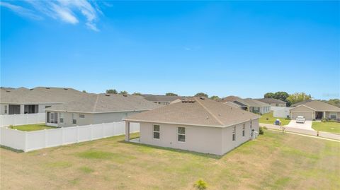 A home in LAKE WALES