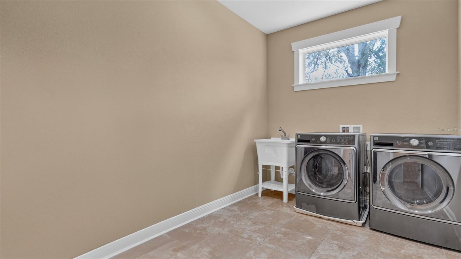 VIRGINIA PARK RE SUB O - Residential Lease