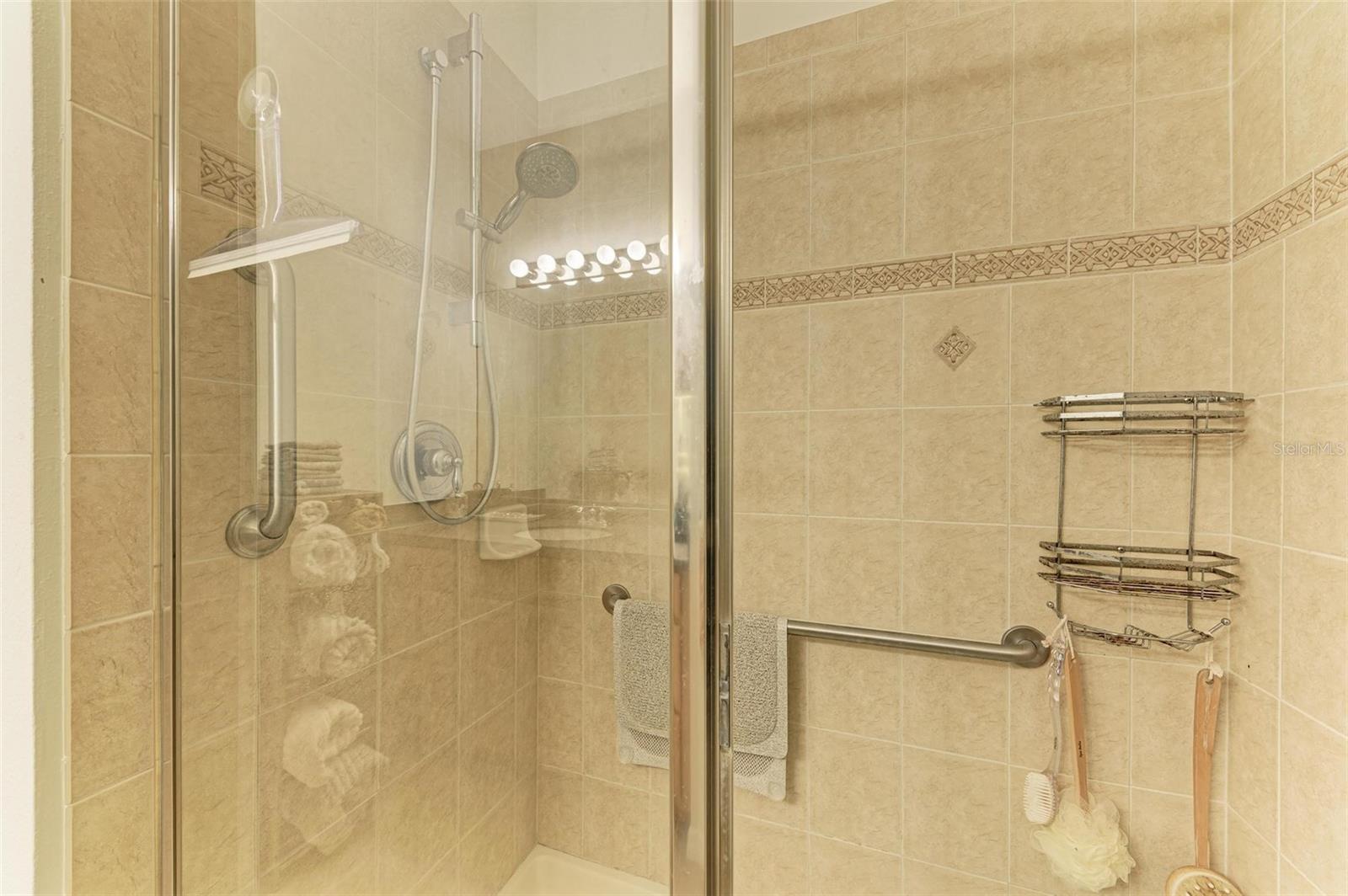 PALMA SOLA TRACE - Residential