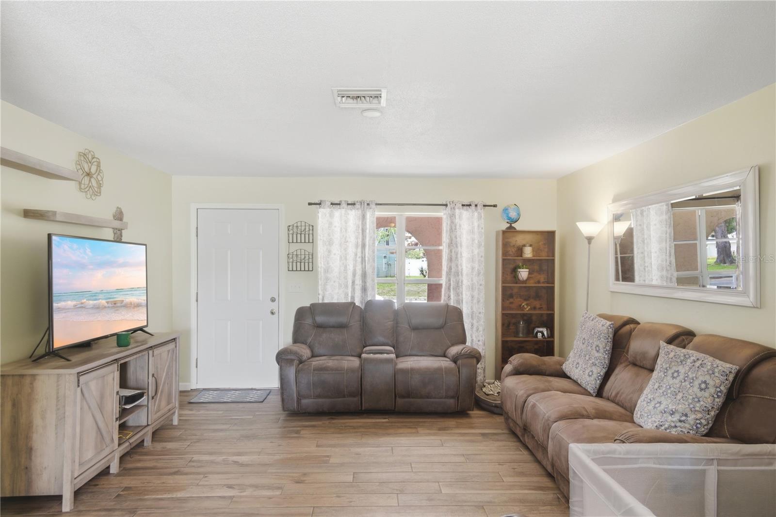 OAK LEA VILLAGE SEC 03 - Residential