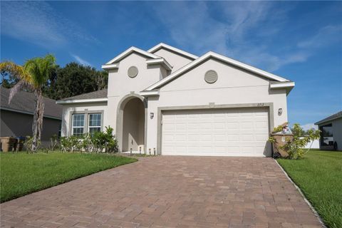 Photo of 2712 Creekmore Court, Kissimmee, FL 34746 (MLS # S5130764)