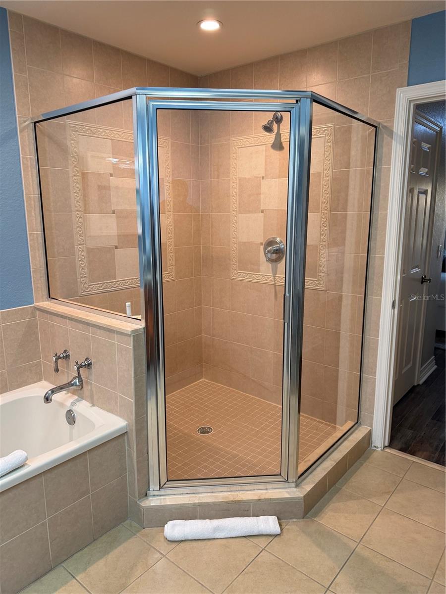 VILLAS AT REUNION SQUARE CONDO PH 1 - Residential