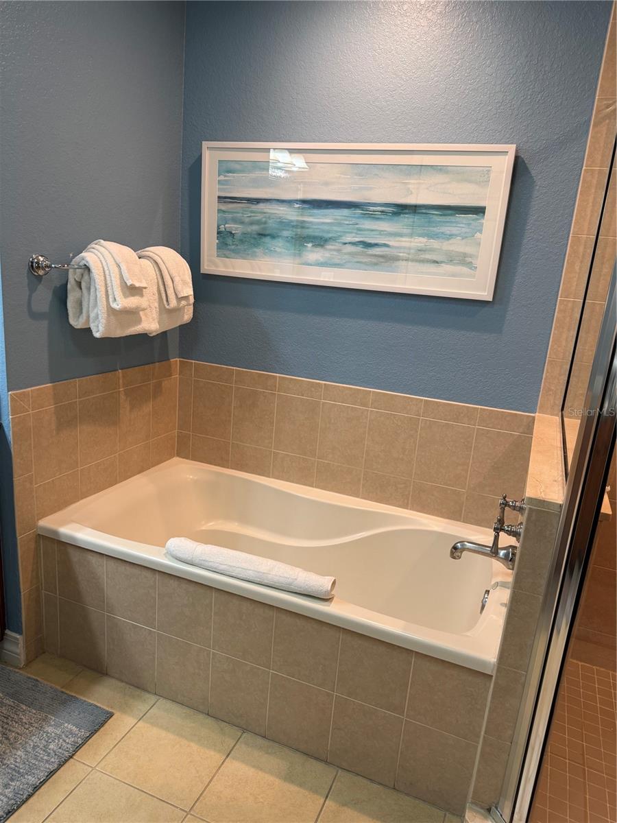 VILLAS AT REUNION SQUARE CONDO PH 1 - Residential