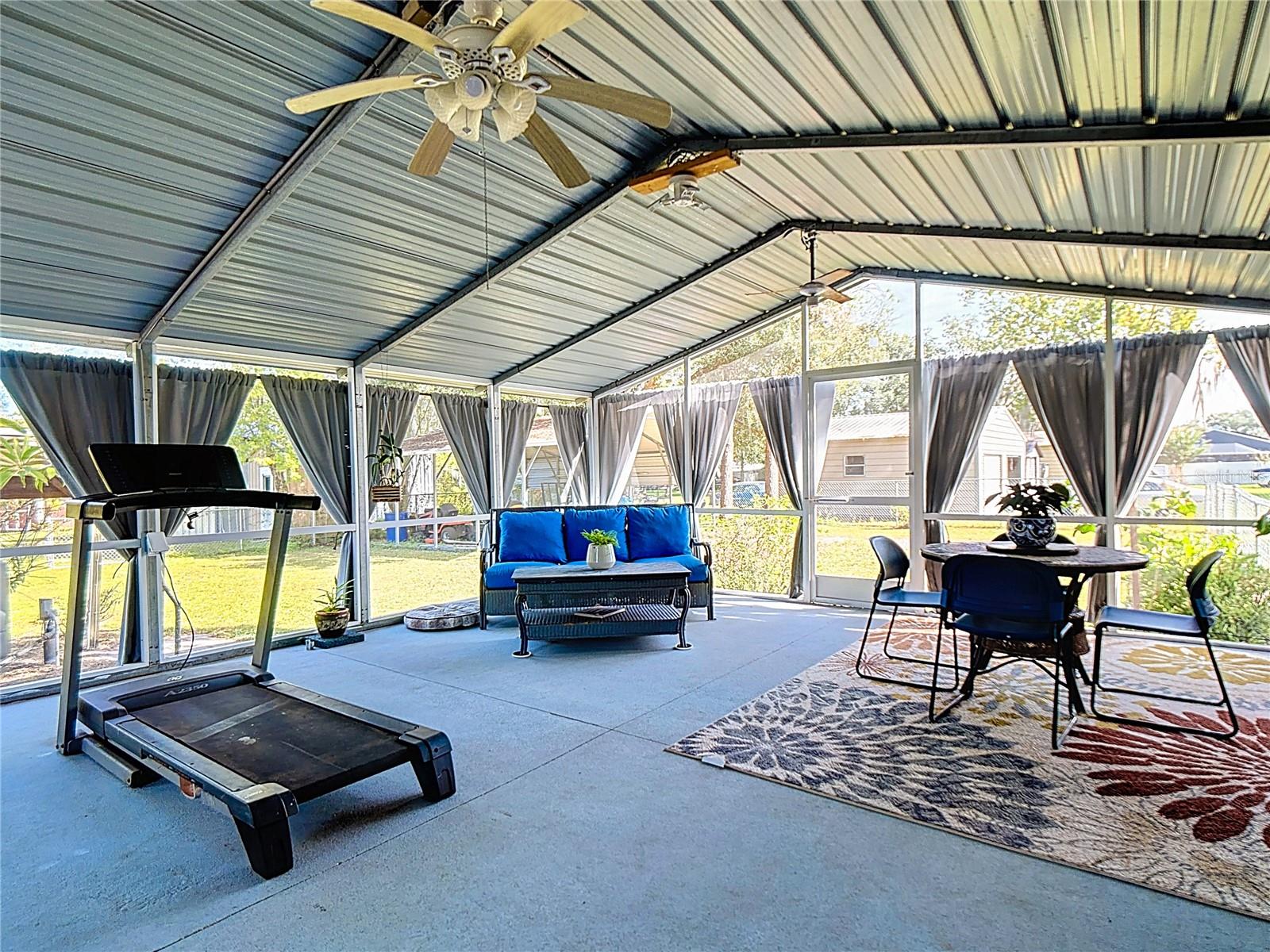 SMALL FARMS - Residential