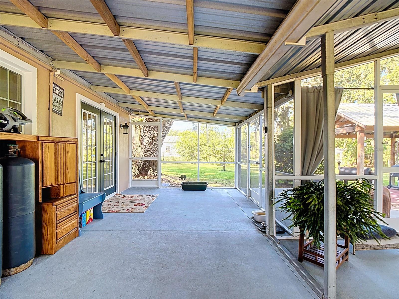 SMALL FARMS - Residential