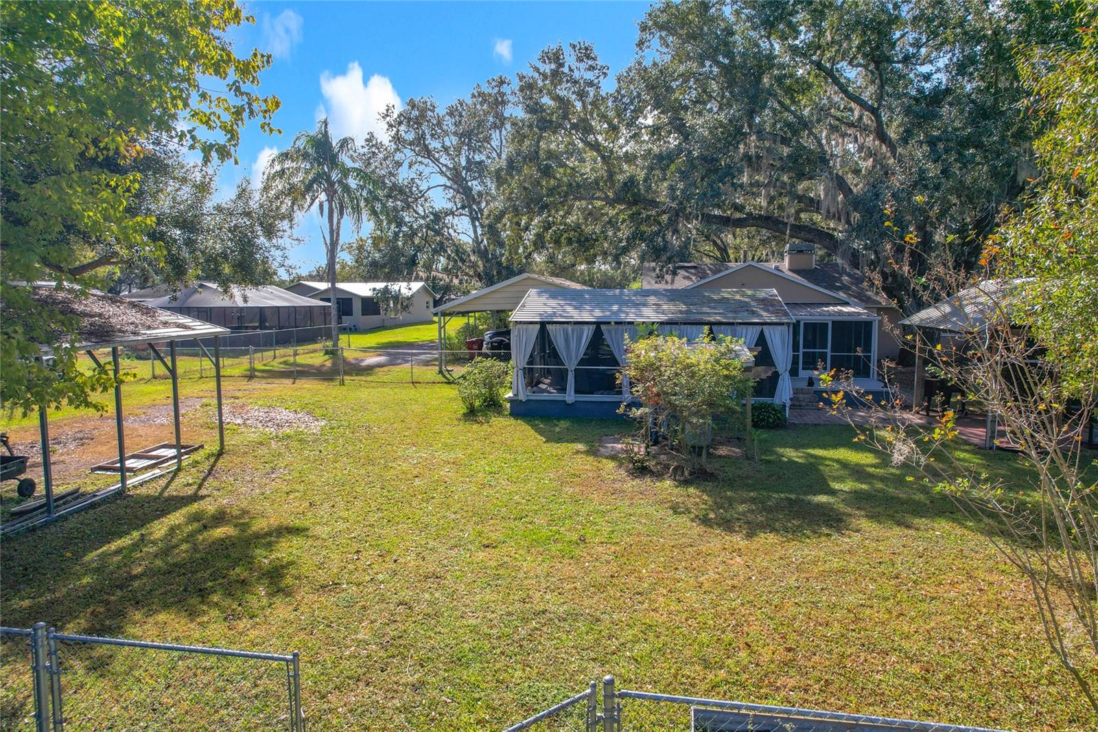 SMALL FARMS - Residential