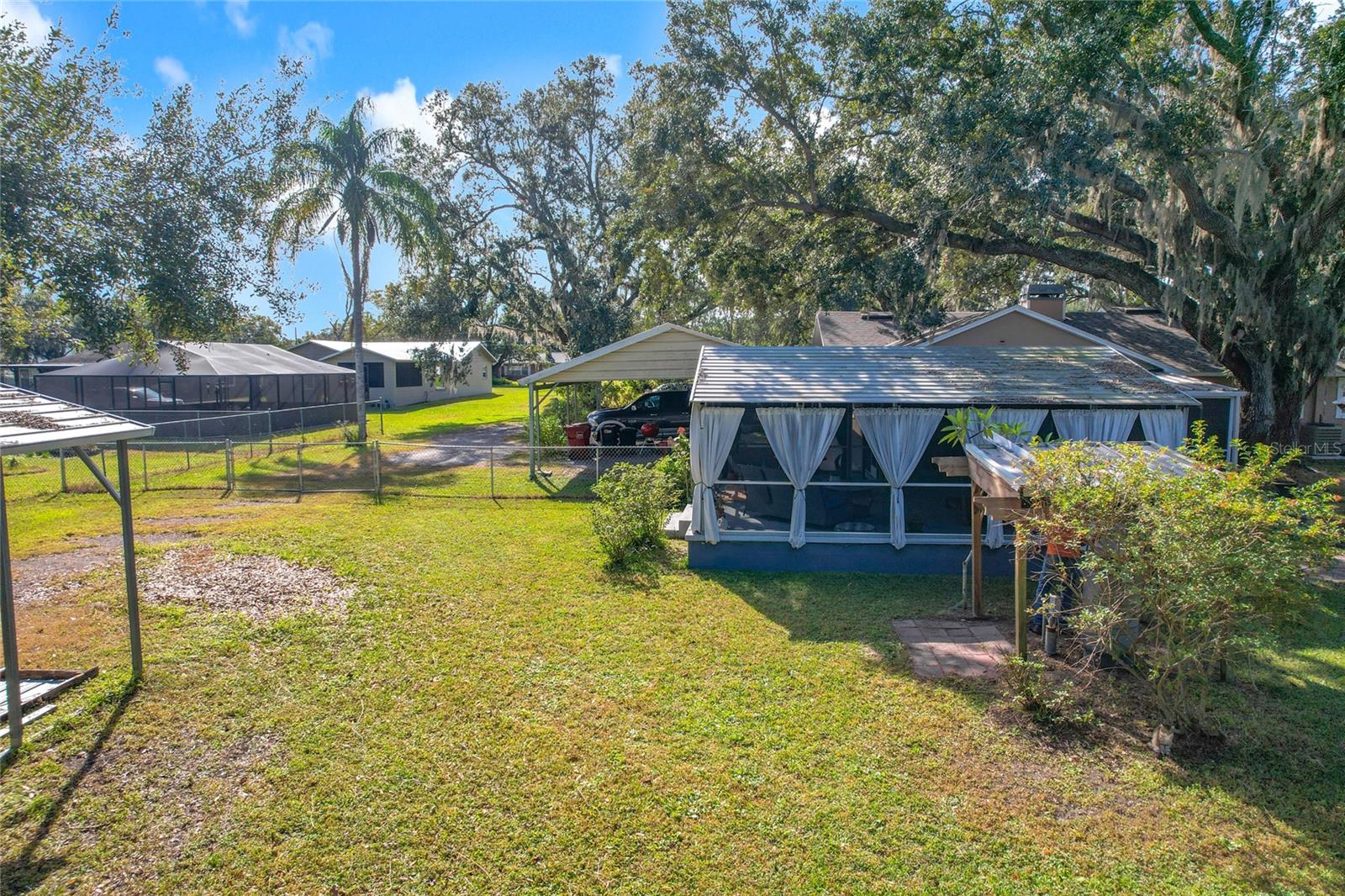 SMALL FARMS - Residential