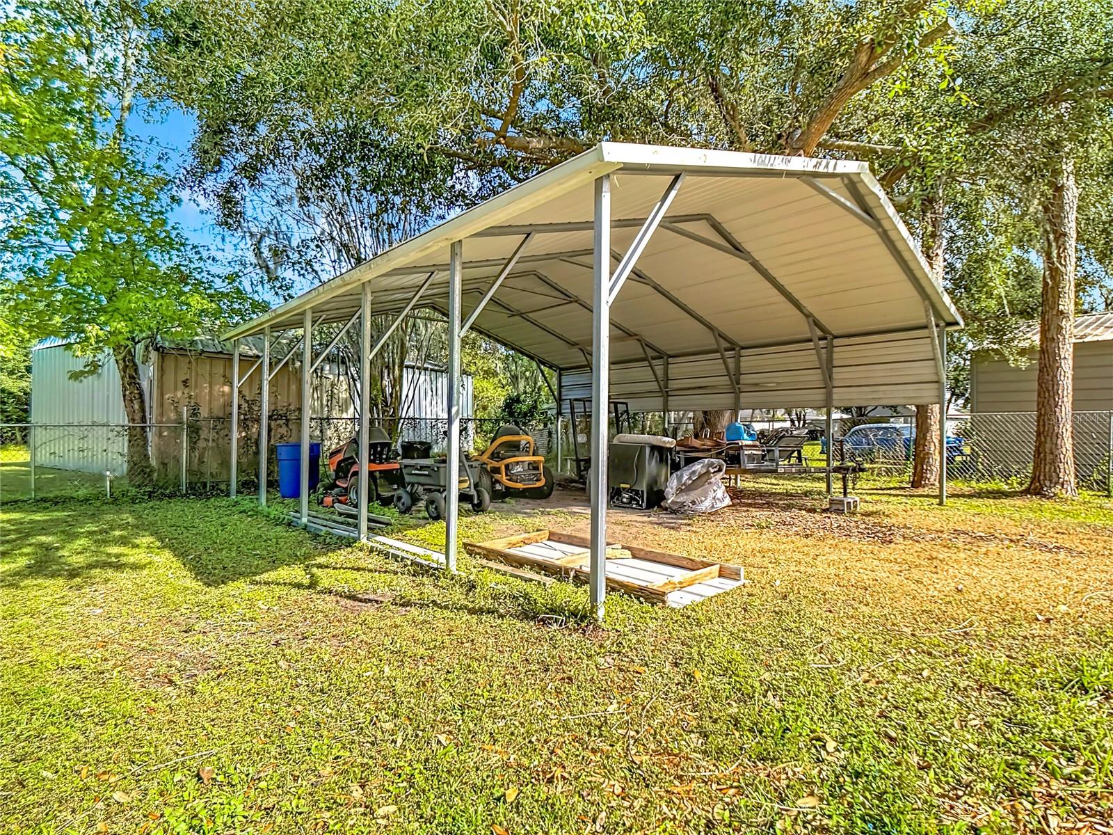 SMALL FARMS - Residential