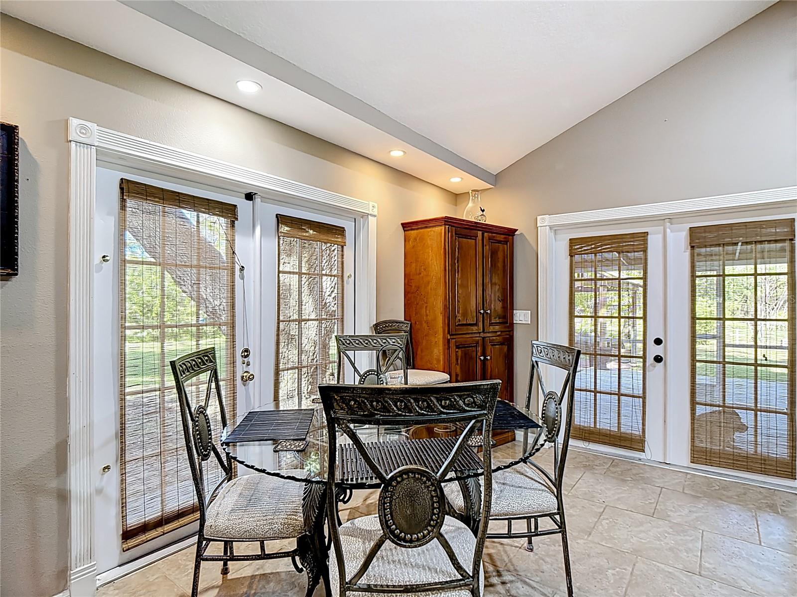 SMALL FARMS - Residential