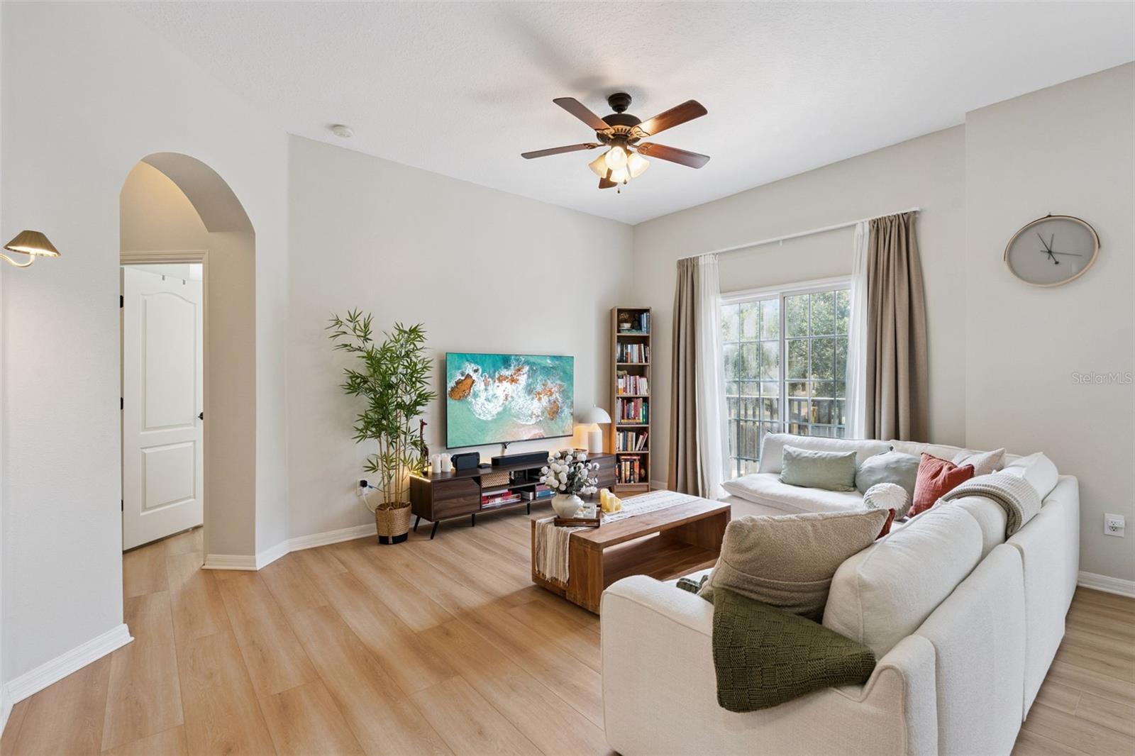 1610 PINE OAK TRAIL