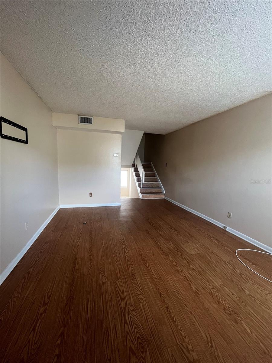 TOWNN COUNTRY VILLAS A CONDO - Residential Lease