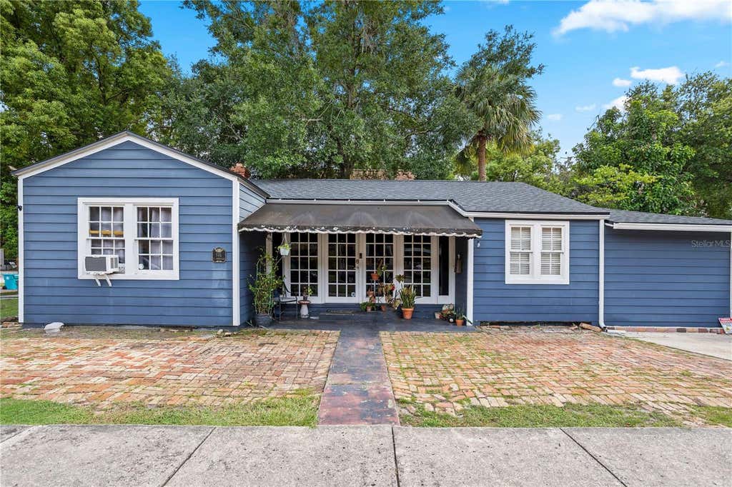Photo of 816 E Jefferson Street, Orlando, FL 32801 (MLS # O6436220)