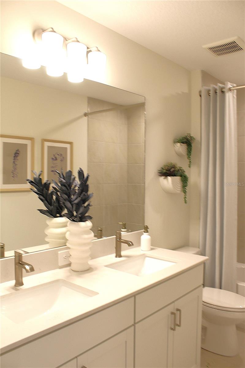 PALMERA AT WELLEN PARK - Residential