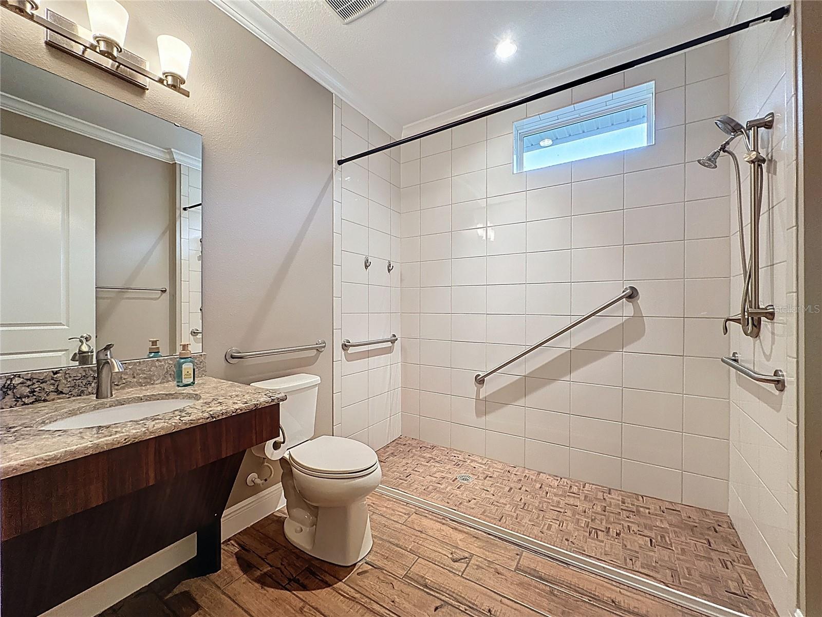 CASCADES OF GROVELAND (TRILOGY) - Residential