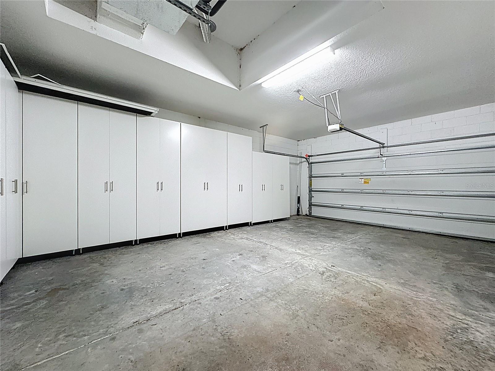 CASCADES OF GROVELAND (TRILOGY) - Residential